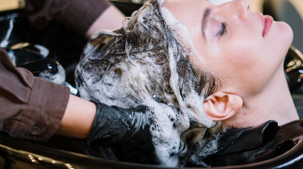 Tax tips for independent hair stylists and beauty professionals